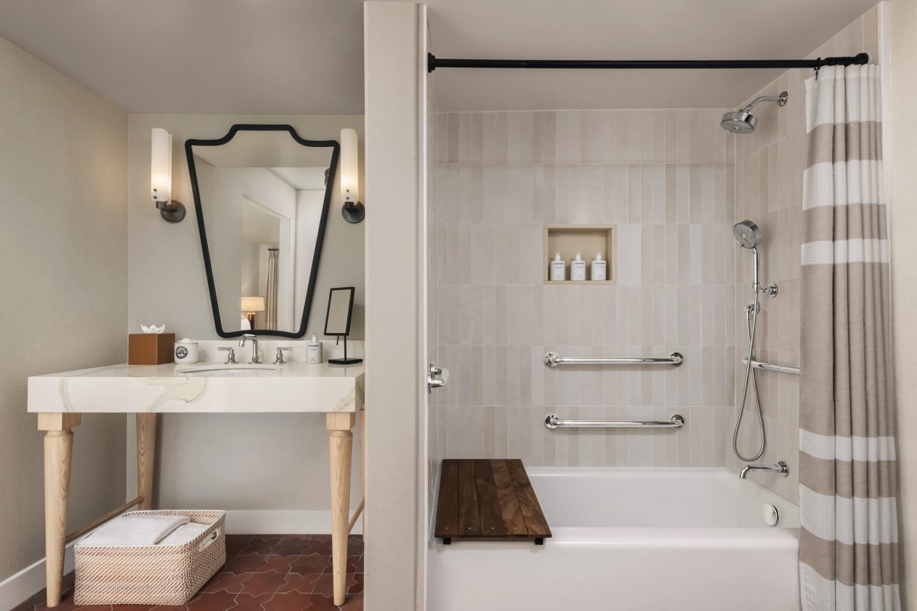 ADA Garden Room bathroom at Paso RObles Inn